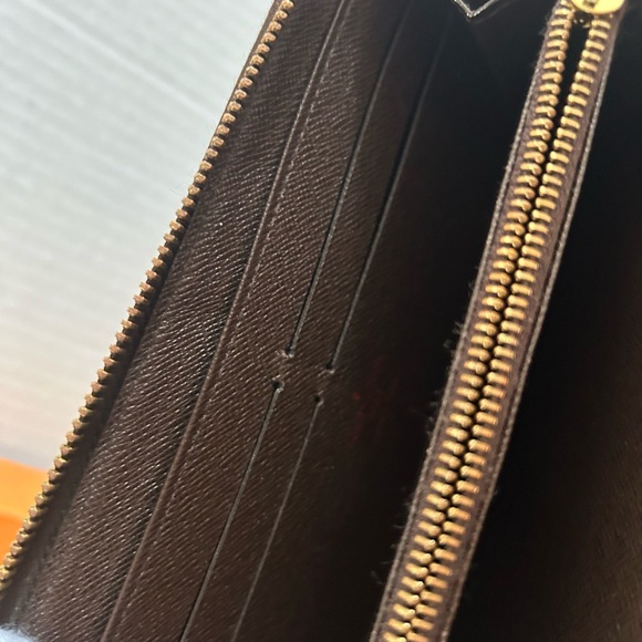 Louis Vuitton Brown Damier Ebene Zippy Wallet - Picture 12 of 13